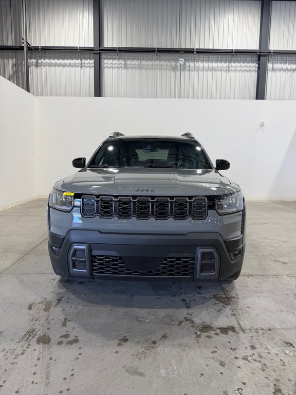 Jeep Cherokee LAREDO 2026 à Saint-Hyacinthe, Québec - 2 - w1024h768px