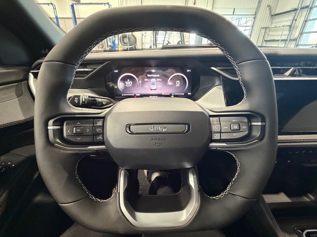 2026 Jeep Cherokee LIMITED in Saint-Hyacinthe, Quebec - 13 - w1024h768px