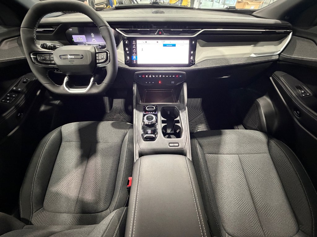 2026 Jeep Cherokee LAREDO in Saint-Hyacinthe, Quebec - 12 - w1024h768px