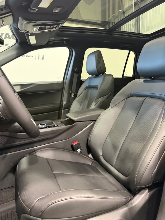 Jeep Cherokee LIMITED 2026 à Saint-Hyacinthe, Québec - 10 - w1024h768px