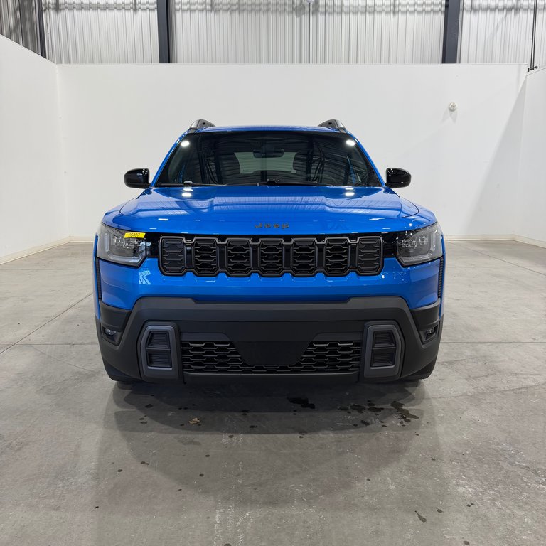 Jeep Cherokee LAREDO 2026 à Saint-Hyacinthe, Québec - 2 - w1024h768px