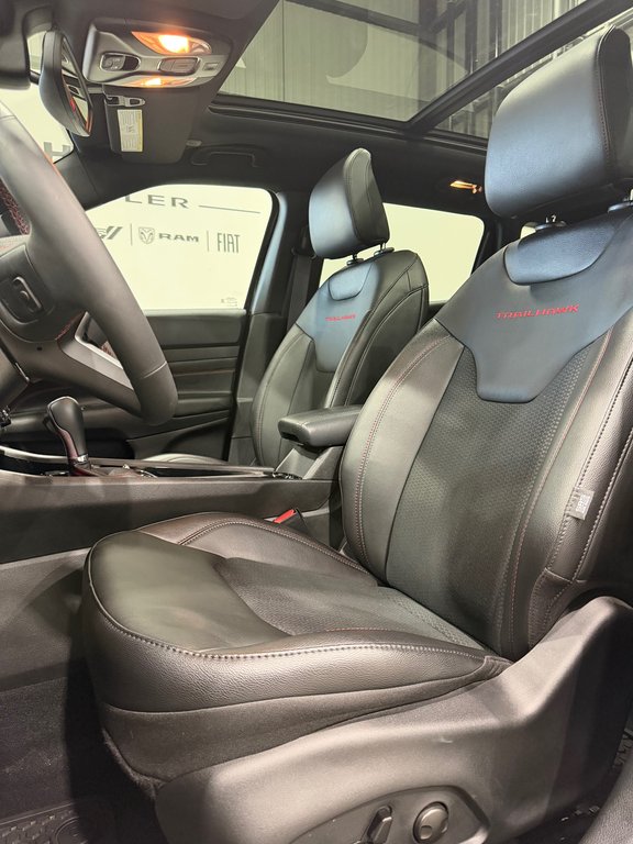 2025 Jeep Compass Trailhawk in Saint-Hyacinthe, Quebec - 15 - w1024h768px
