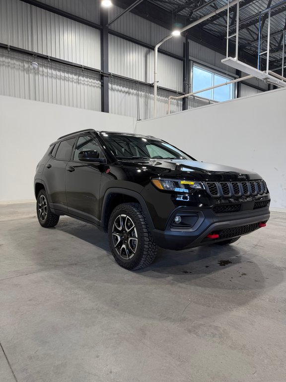 2025 Jeep Compass Trailhawk in Saint-Hyacinthe, Quebec - 3 - w1024h768px