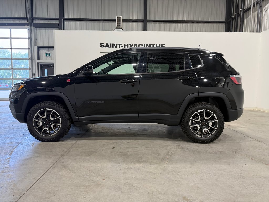 2025 Jeep Compass Trailhawk in Saint-Hyacinthe, Quebec - 8 - w1024h768px