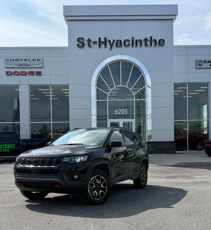 2025 Jeep Compass Trailhawk in Saint-Hyacinthe, Quebec - 1 - w1024h768px