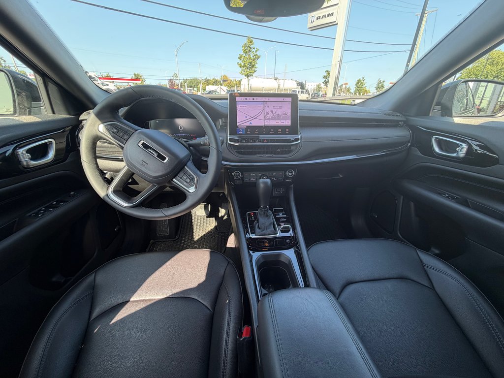 2025 Jeep Compass Altitude in Saint-Hyacinthe, Quebec - 7 - w1024h768px