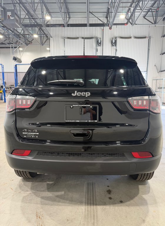 2025 Jeep Compass Altitude in Saint-Hyacinthe, Quebec - 6 - w1024h768px