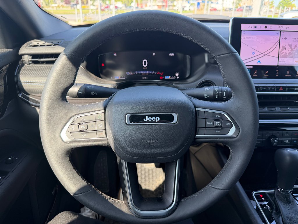 2025 Jeep Compass Altitude in Saint-Hyacinthe, Quebec - 9 - w1024h768px