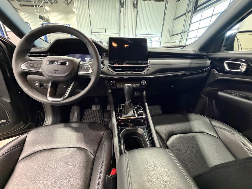 2025 Jeep Compass Altitude in Saint-Hyacinthe, Quebec - 12 - w1024h768px