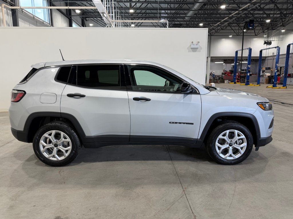 Jeep Compass SPORT 2026 à Saint-Hyacinthe, Québec - 4 - w1024h768px