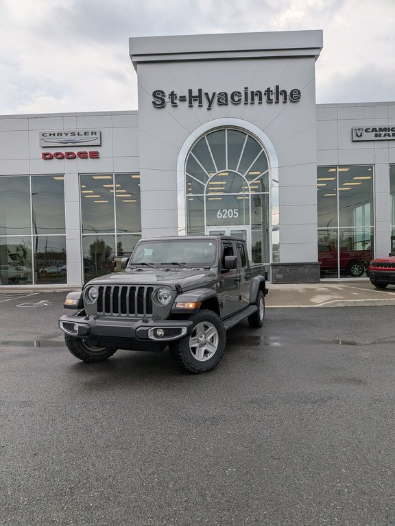 2021 Jeep Gladiator Sport S in Saint-Hyacinthe, Quebec - 1 - w1024h768px