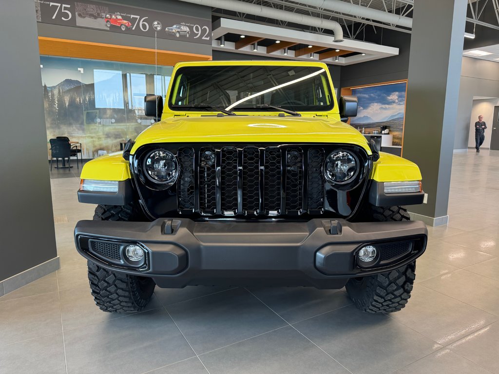 2023 Jeep Gladiator WILLYS in St-Jean-Sur-Richelieu, Quebec - 2 - w1024h768px