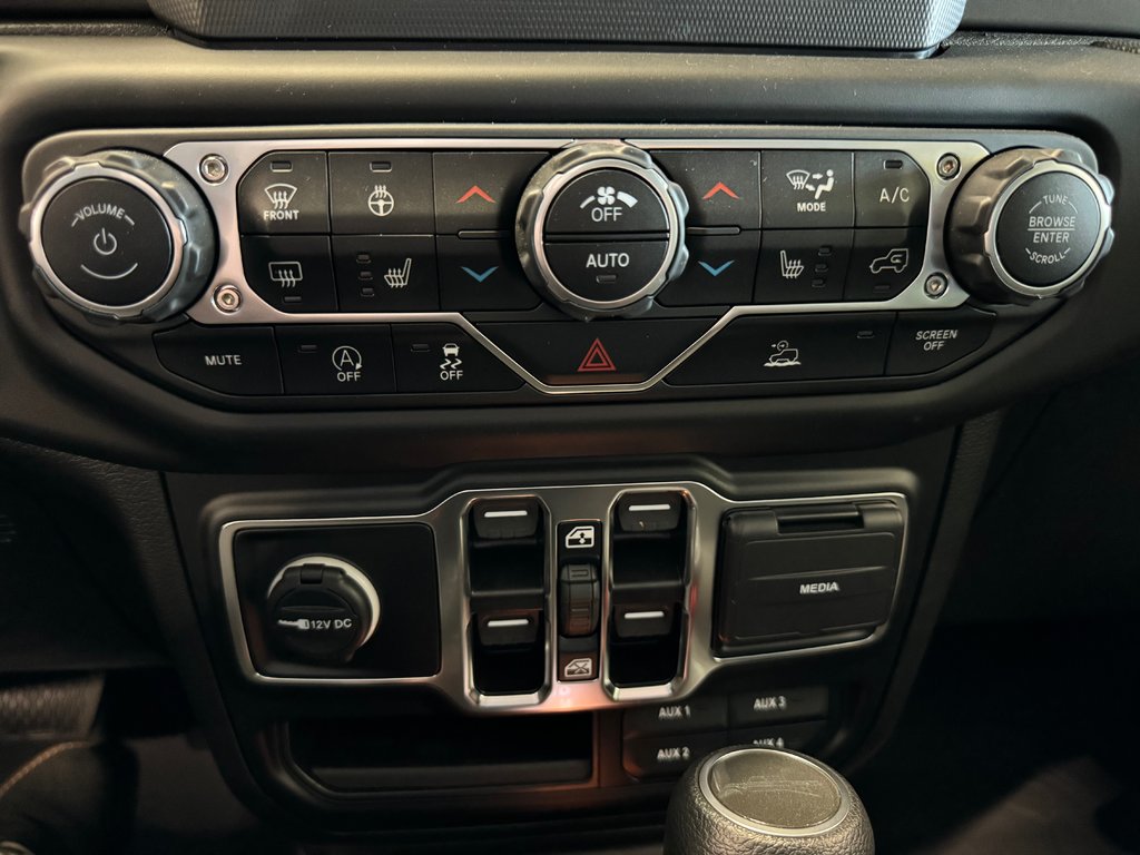 2023 Jeep Gladiator WILLYS in St-Jean-Sur-Richelieu, Quebec - 15 - w1024h768px