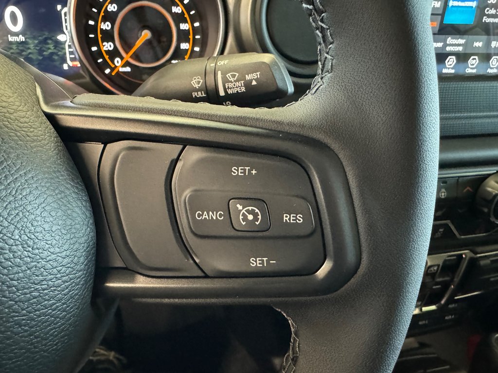 2023 Jeep Gladiator WILLYS in St-Jean-Sur-Richelieu, Quebec - 13 - w1024h768px