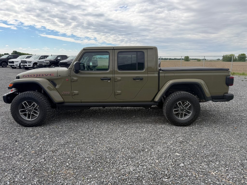 2026 Jeep Gladiator Mojave X in Saint-Hyacinthe, Quebec - 4 - w1024h768px