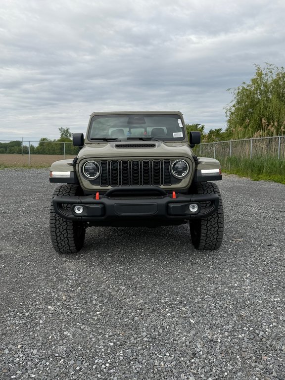 2026 Jeep Gladiator Mojave X in Saint-Hyacinthe, Quebec - 2 - w1024h768px