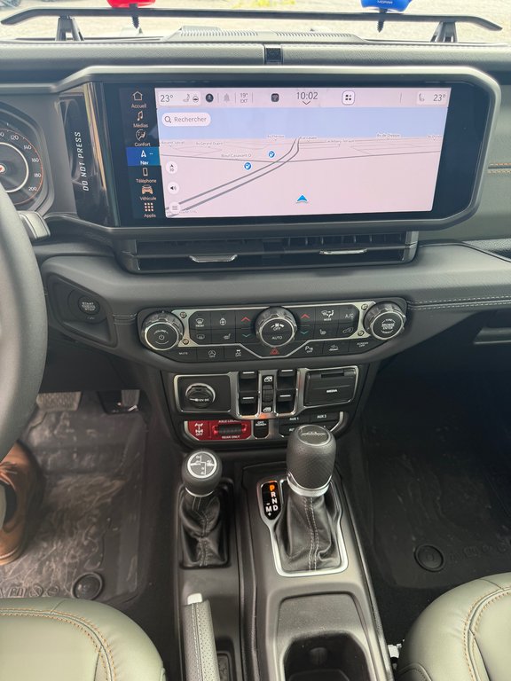 2026 Jeep Gladiator Mojave X in Saint-Hyacinthe, Quebec - 7 - w1024h768px