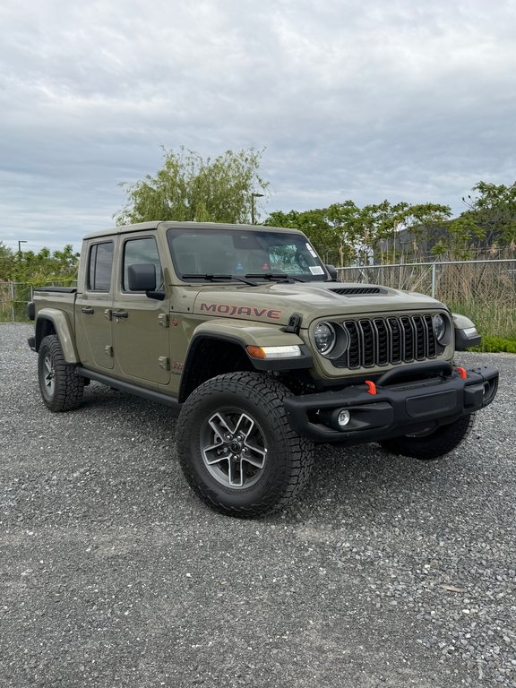 2026 Jeep Gladiator Mojave X in Saint-Hyacinthe, Quebec - 1 - w1024h768px