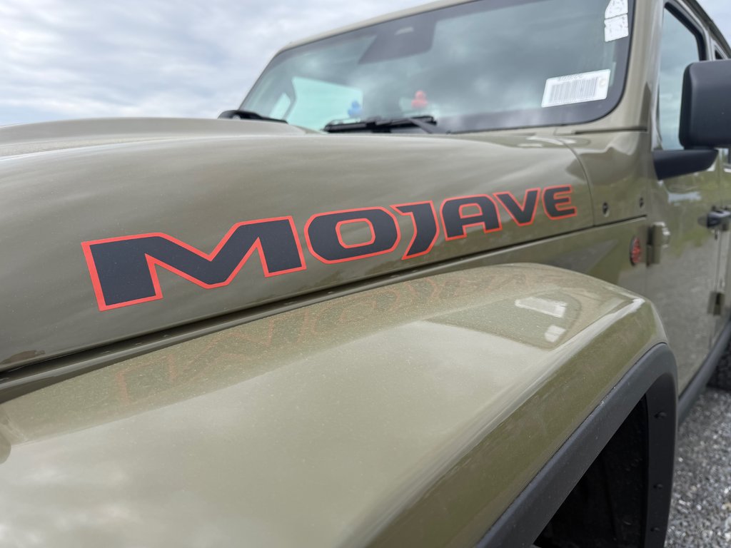 2026 Jeep Gladiator Mojave X in Saint-Hyacinthe, Quebec - 5 - w1024h768px