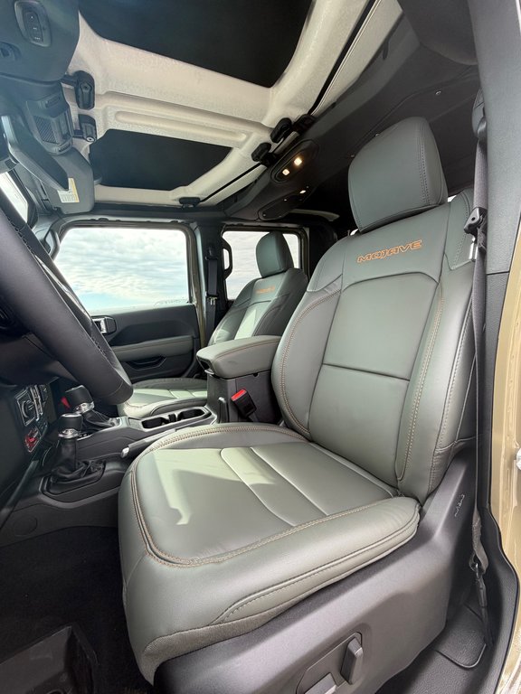 2026 Jeep Gladiator Mojave X in Saint-Hyacinthe, Quebec - 6 - w1024h768px