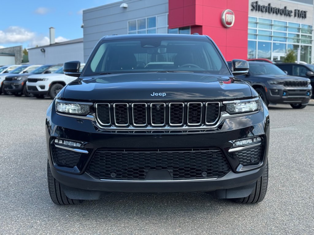 Grand Cherokee 4xe 4X4 // CUIR // ECRANS PASSAGERS ARRIÈRES 2022 à Sherbrooke, Québec - 3 - w1024h768px