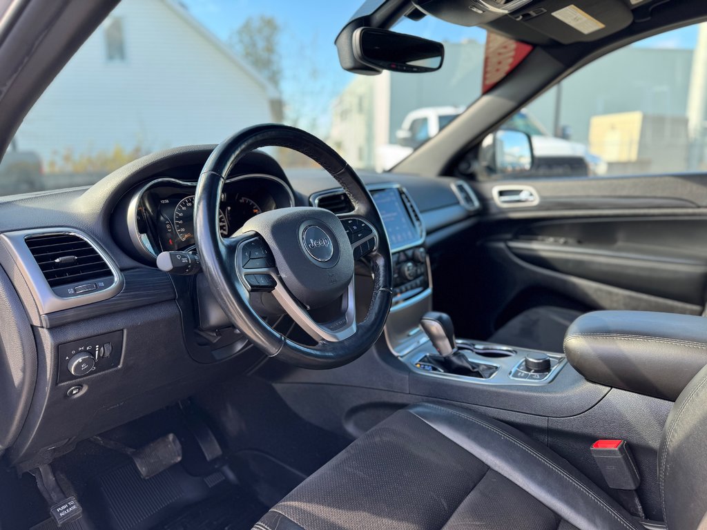 2020  Grand Cherokee ALTITUDE 4X4 // TOIT OUVRANT in Sherbrooke, Quebec - 8 - w1024h768px