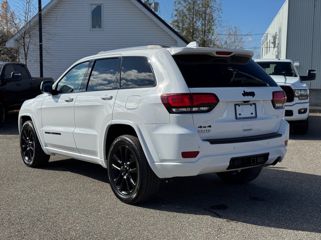 2020  Grand Cherokee ALTITUDE 4X4 // TOIT OUVRANT in Sherbrooke, Quebec - 4 - w1024h768px