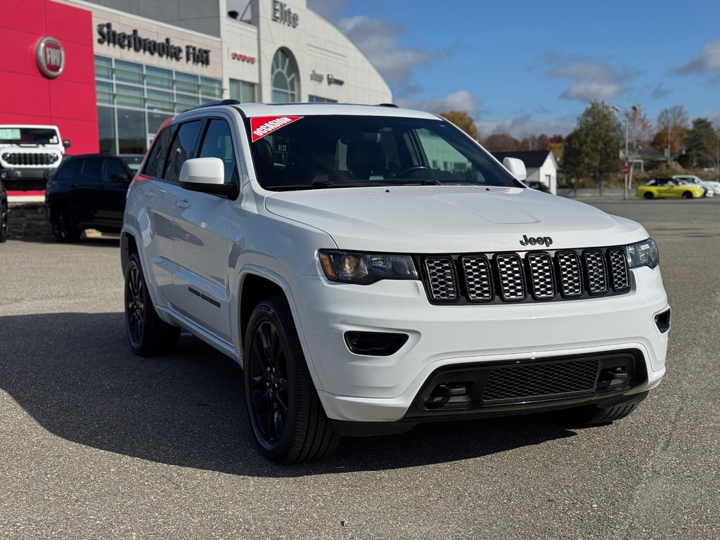 2020  Grand Cherokee ALTITUDE 4X4 // TOIT OUVRANT in Sherbrooke, Quebec - 2 - w1024h768px