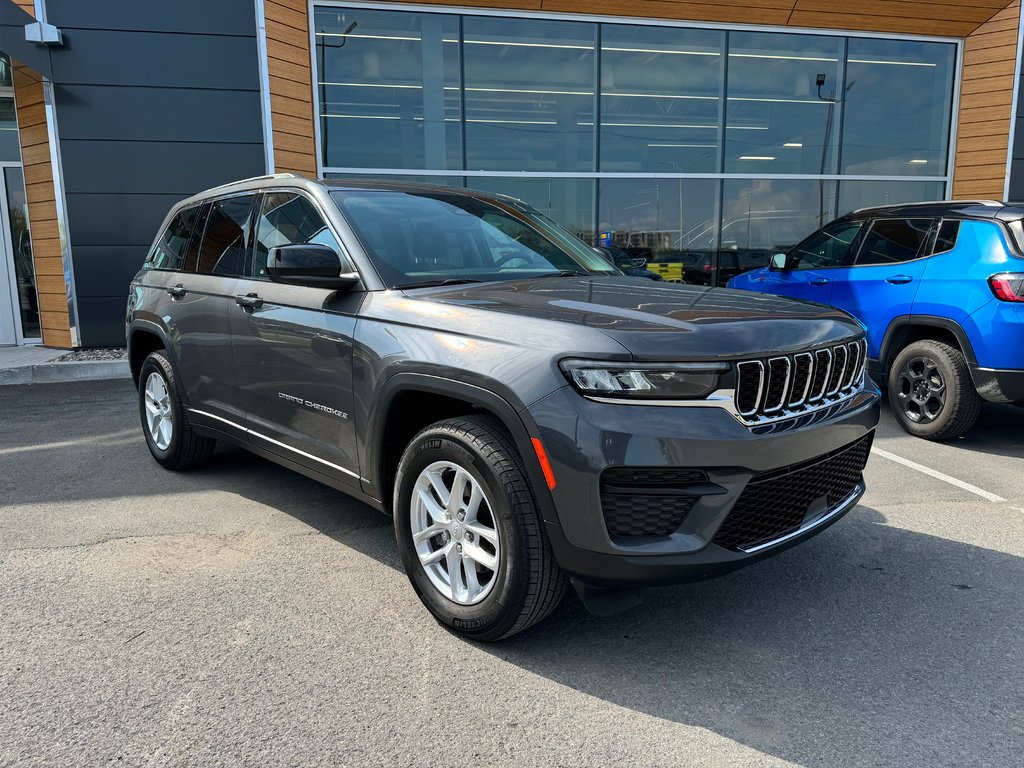 Grand Cherokee LAREDO 2023 à St-Jean-Sur-Richelieu, Québec - 5 - w1024h768px