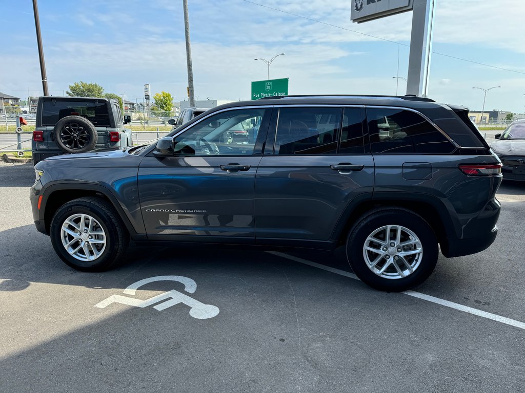 Grand Cherokee LAREDO 2023 à St-Jean-Sur-Richelieu, Québec - 3 - w1024h768px