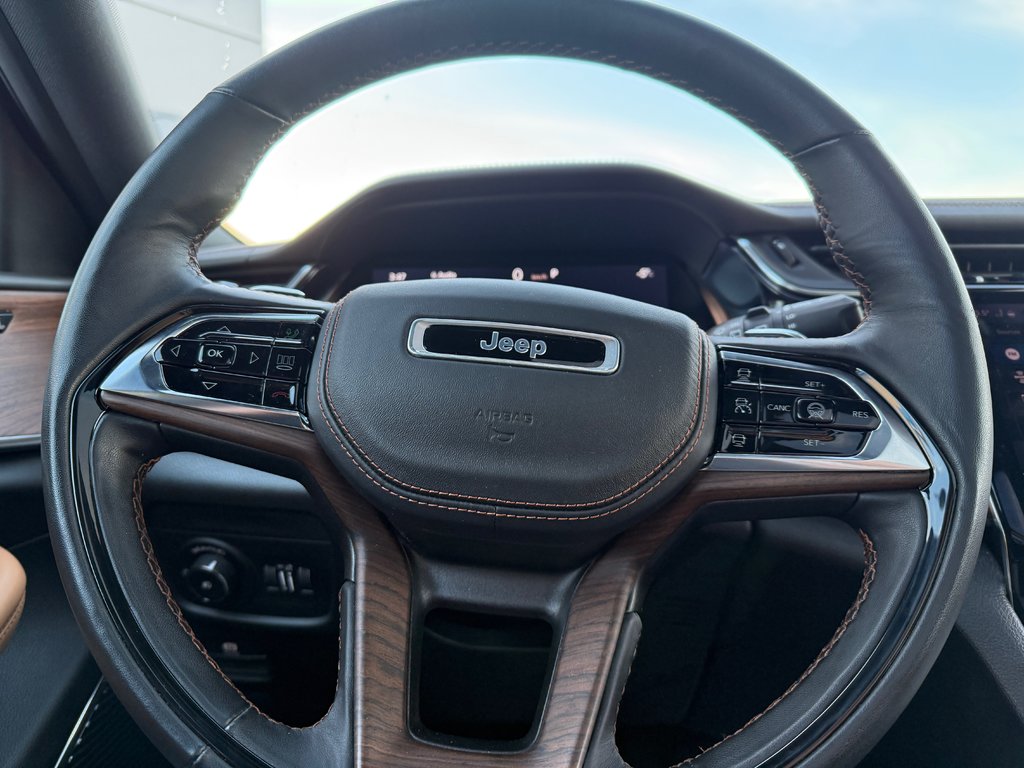 Jeep Grand Cherokee Summit 2023 à Drummondville, Québec - 12 - w1024h768px