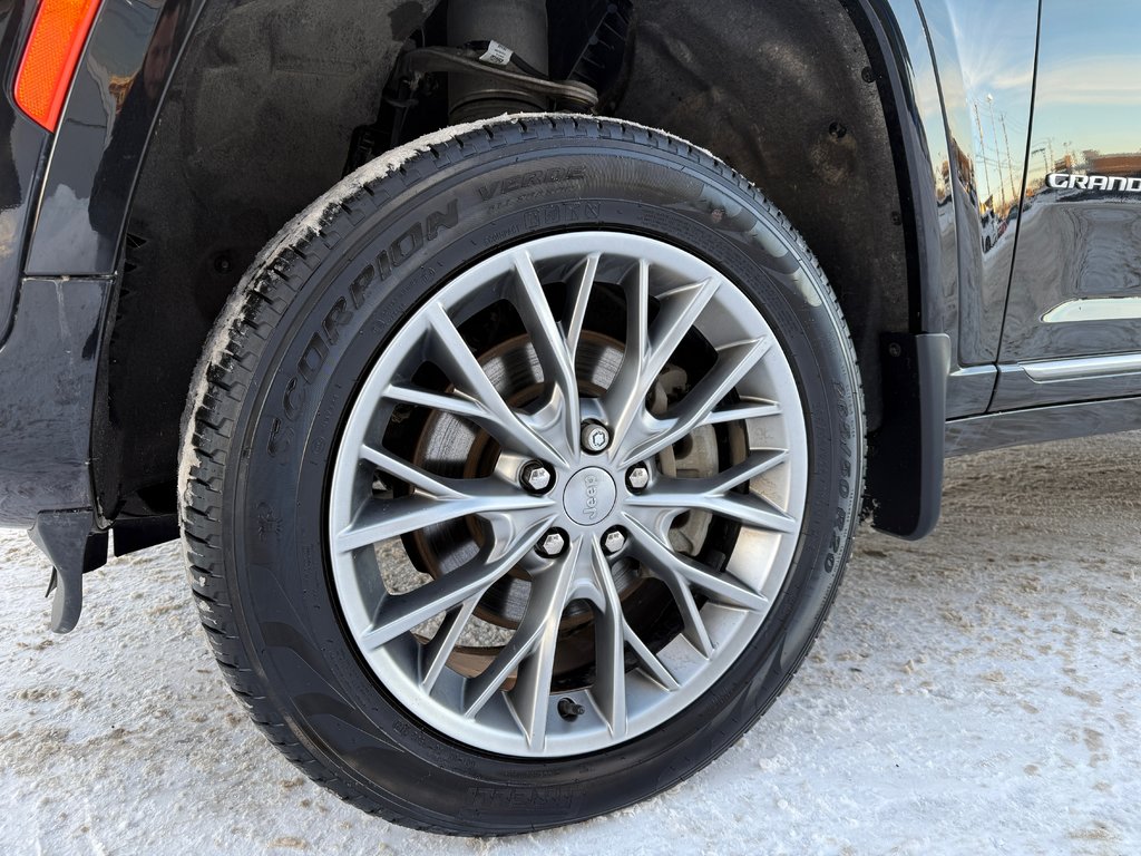 Jeep Grand Cherokee Summit 2023 à Drummondville, Québec - 6 - w1024h768px