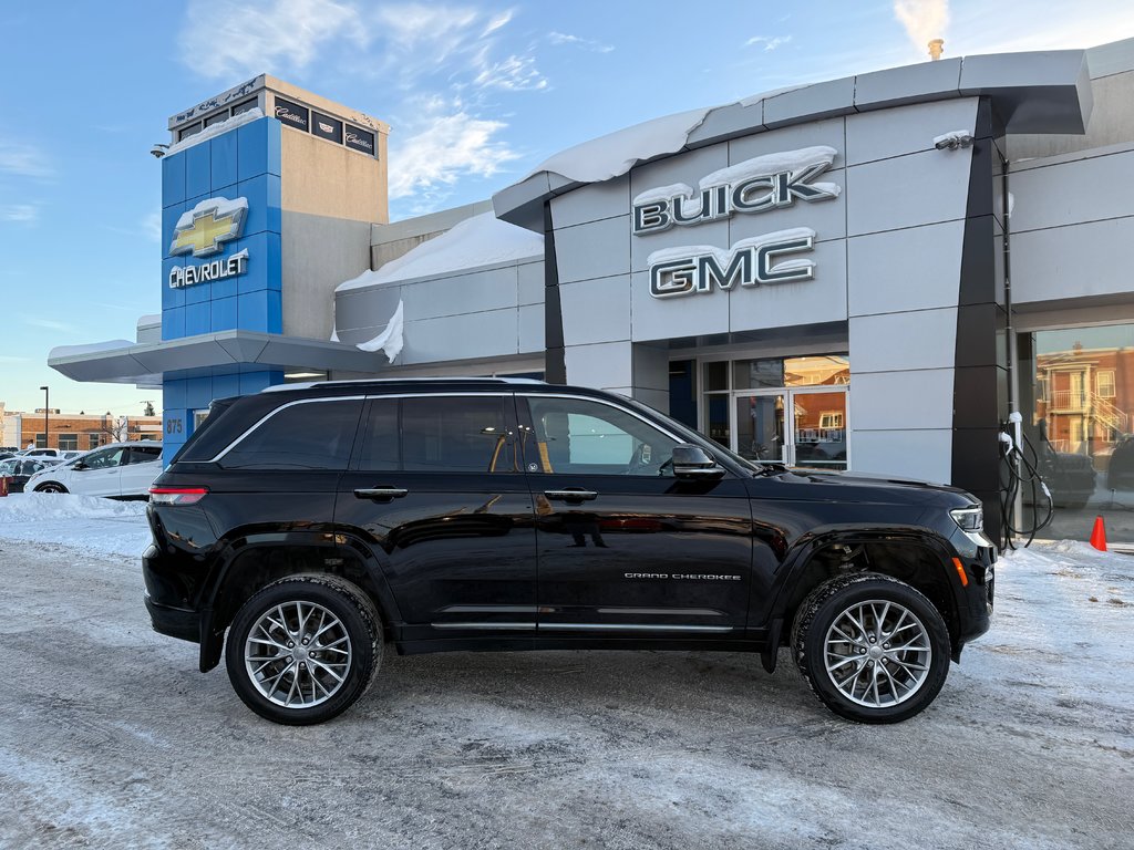 Jeep Grand Cherokee Summit 2023 à Drummondville, Québec - 3 - w1024h768px