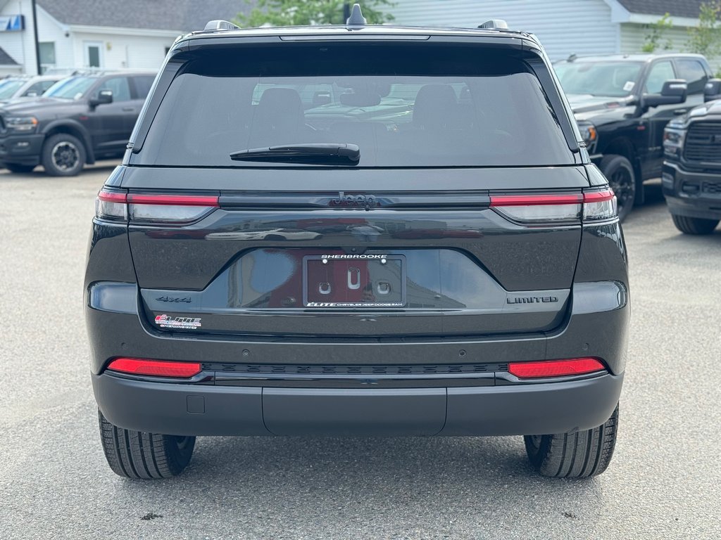 2024  Grand Cherokee LIMITED in Sherbrooke, Quebec - 6 - w1024h768px