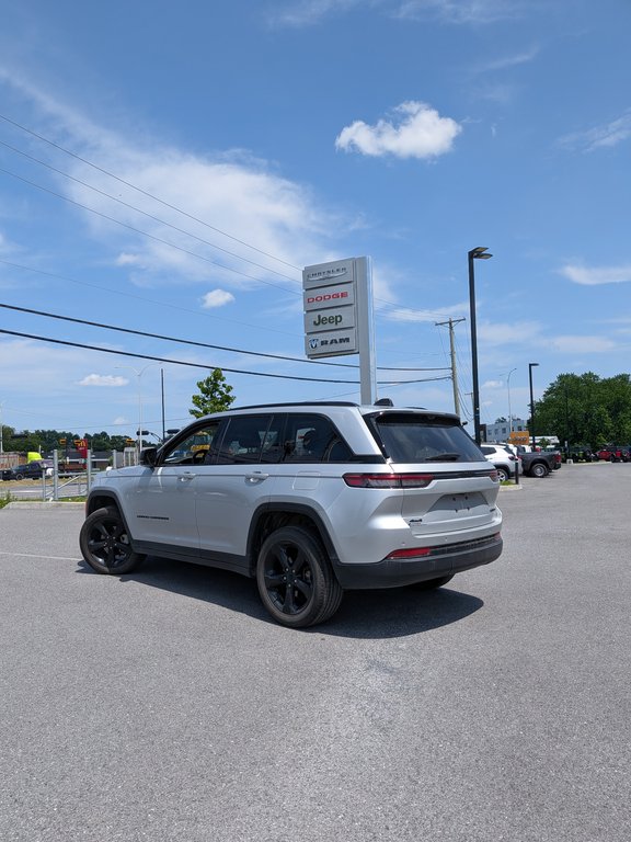 2024 Jeep Grand Cherokee Limited in Saint-Hyacinthe, Quebec - 3 - w1024h768px