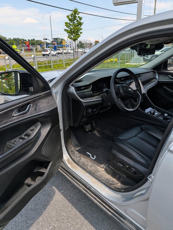 2024 Jeep Grand Cherokee Limited in Saint-Hyacinthe, Quebec - 8 - w1024h768px