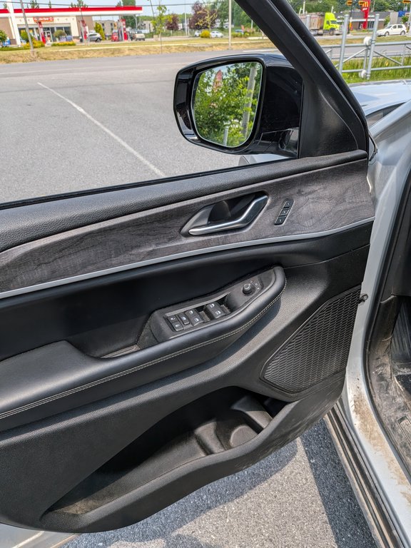 2024 Jeep Grand Cherokee Limited in Saint-Hyacinthe, Quebec - 9 - w1024h768px