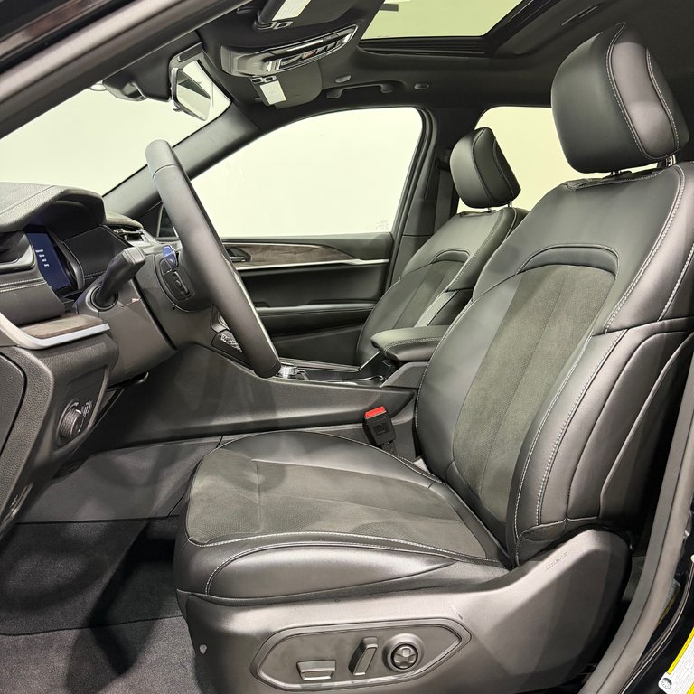 2027 Jeep Grand Cherokee LAREDO ALTITUDE in Saint-Hyacinthe, Quebec - 9 - w1024h768px