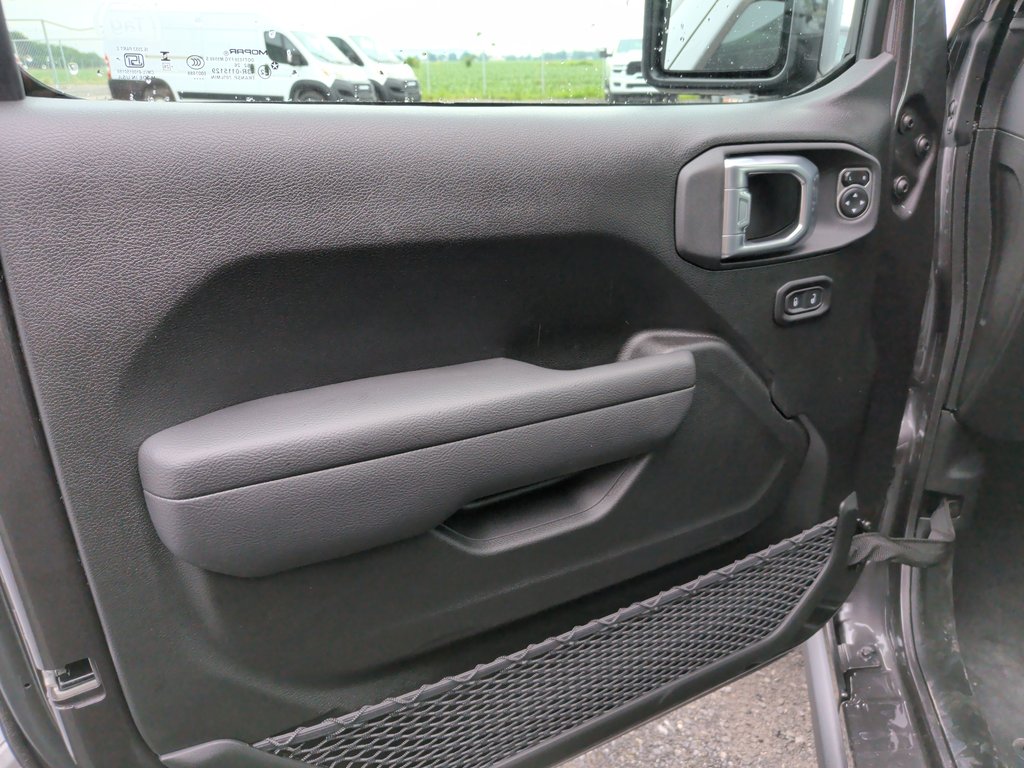 2026 Jeep Wrangler 4-Door RUBICON in Saint-Hyacinthe, Quebec - 7 - w1024h768px