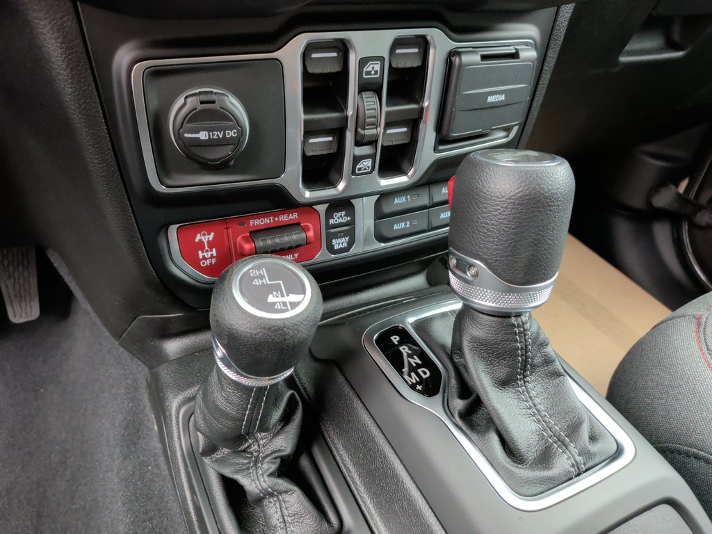 2026 Jeep Wrangler 4-Door RUBICON in Saint-Hyacinthe, Quebec - 11 - w1024h768px