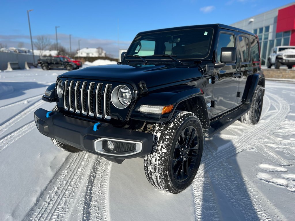 2023 Jeep Wrangler 4xe UNLIMITED SAHARA 4X4 // DEUX TOITS in Sherbrooke, Quebec - 1 - w1024h768px