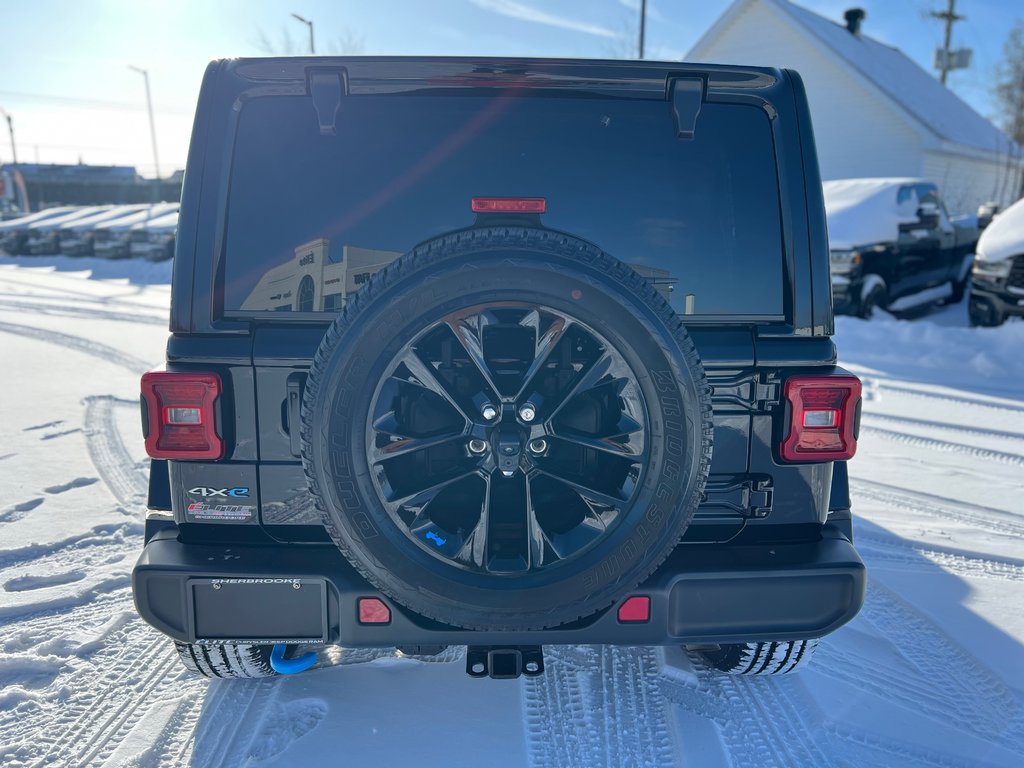 2023 Jeep Wrangler 4xe UNLIMITED SAHARA 4X4 // DEUX TOITS in Sherbrooke, Quebec - 6 - w1024h768px