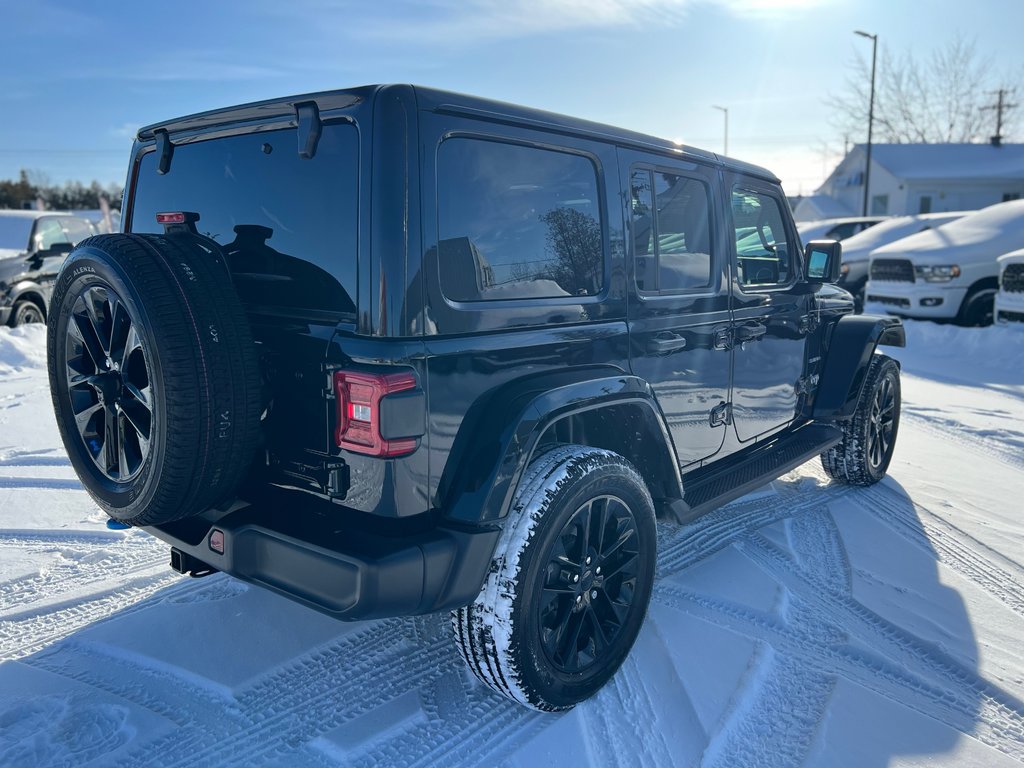 2023 Jeep Wrangler 4xe UNLIMITED SAHARA 4X4 // DEUX TOITS in Sherbrooke, Quebec - 5 - w1024h768px