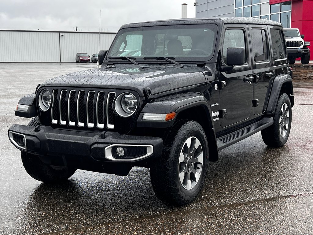 2021  Wrangler UNLIMITED SAHARA 4X4 // TOIT SKY ONE TOUCH // CUIR in Sherbrooke, Quebec - 1 - w1024h768px