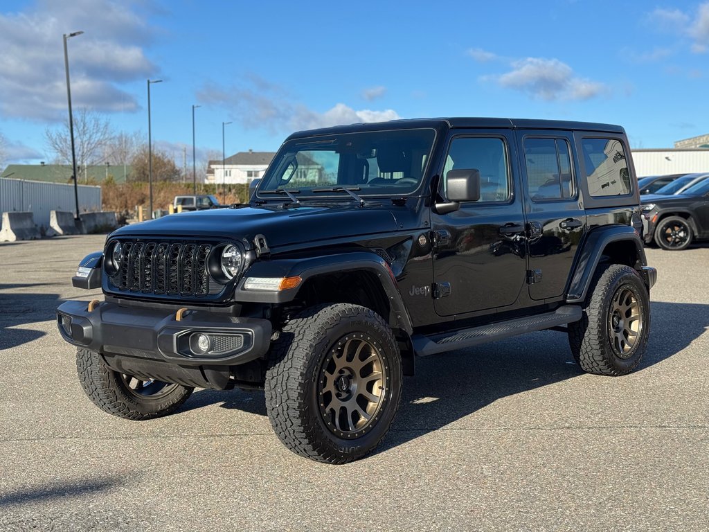 Wrangler SAHARA 4X4 // TEMPS FROID // 2 TOITS 2024 à Sherbrooke, Québec - 1 - w1024h768px