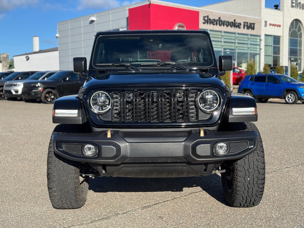 Wrangler SAHARA 4X4 // TEMPS FROID // 2 TOITS 2024 à Sherbrooke, Québec - 3 - w1024h768px