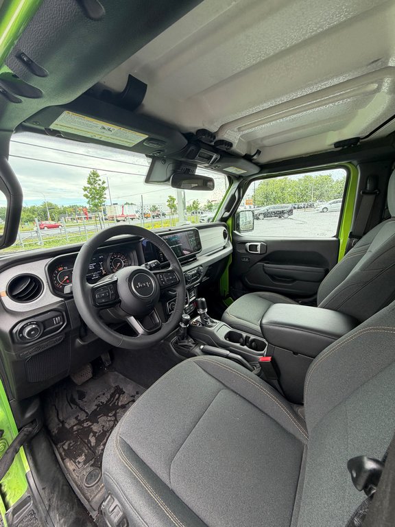 2025 Jeep Wrangler Willys in Saint-Hyacinthe, Quebec - 6 - w1024h768px