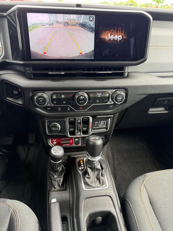 2025 Jeep Wrangler Willys in Saint-Hyacinthe, Quebec - 8 - w1024h768px