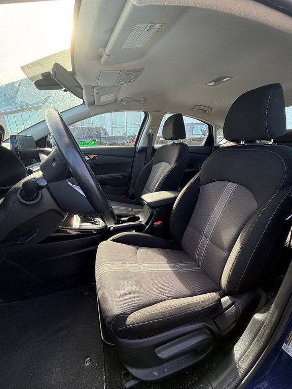 2023 Kia Forte EX in Saint-Hyacinthe, Quebec - 7 - w1024h768px