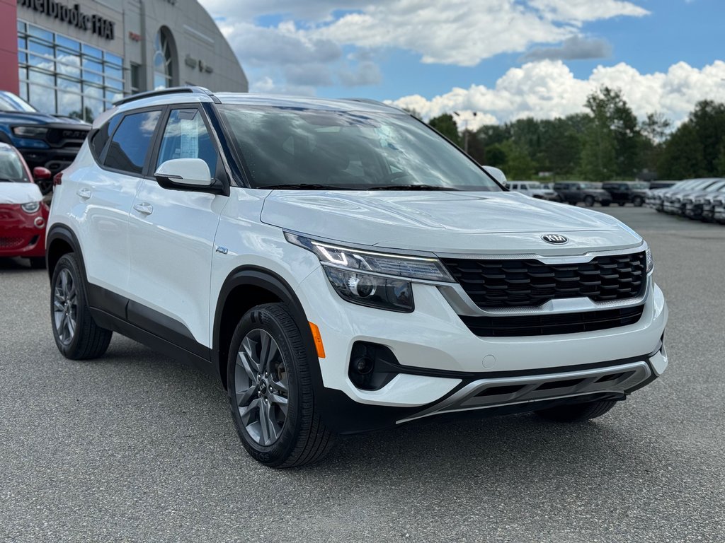 2021  Seltos LX AWD in Sherbrooke, Quebec - 2 - w1024h768px